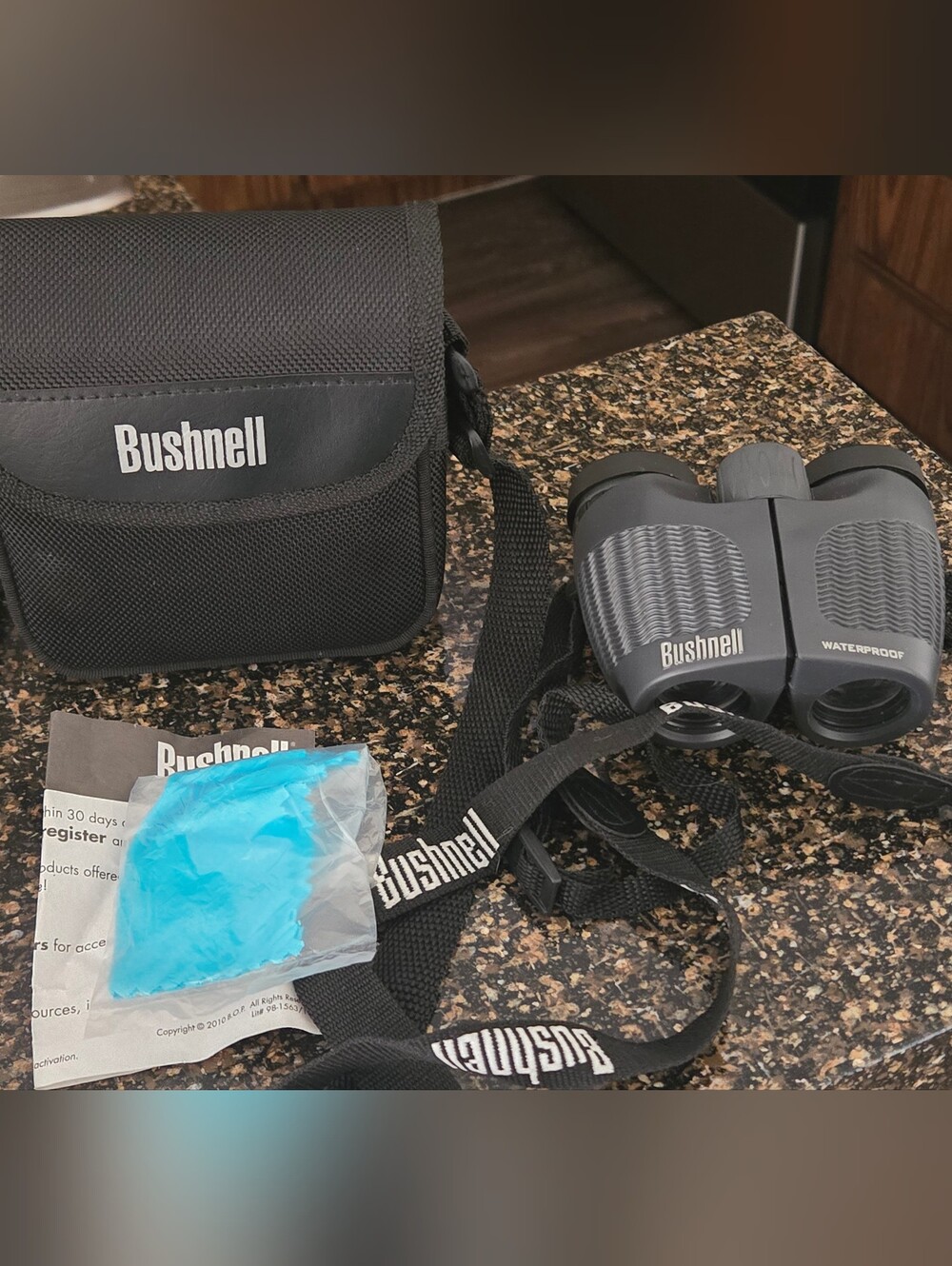 Bushnell H2O 10x26 Waterproof Compact Binoculars Rubber Armor Optics 283 Field